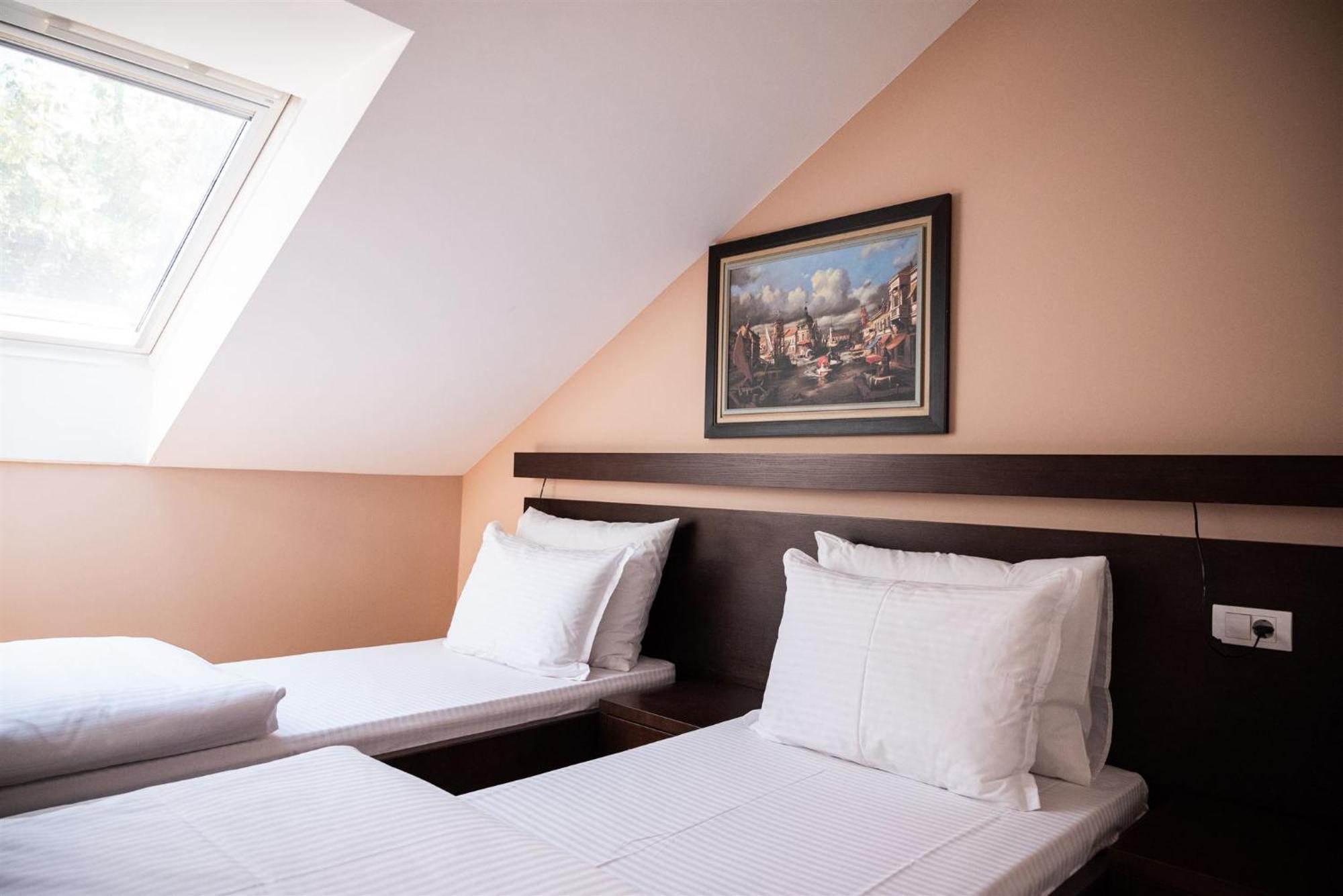 Atrium Bed & Breakfast Sremska Mitrovica Exterior photo
