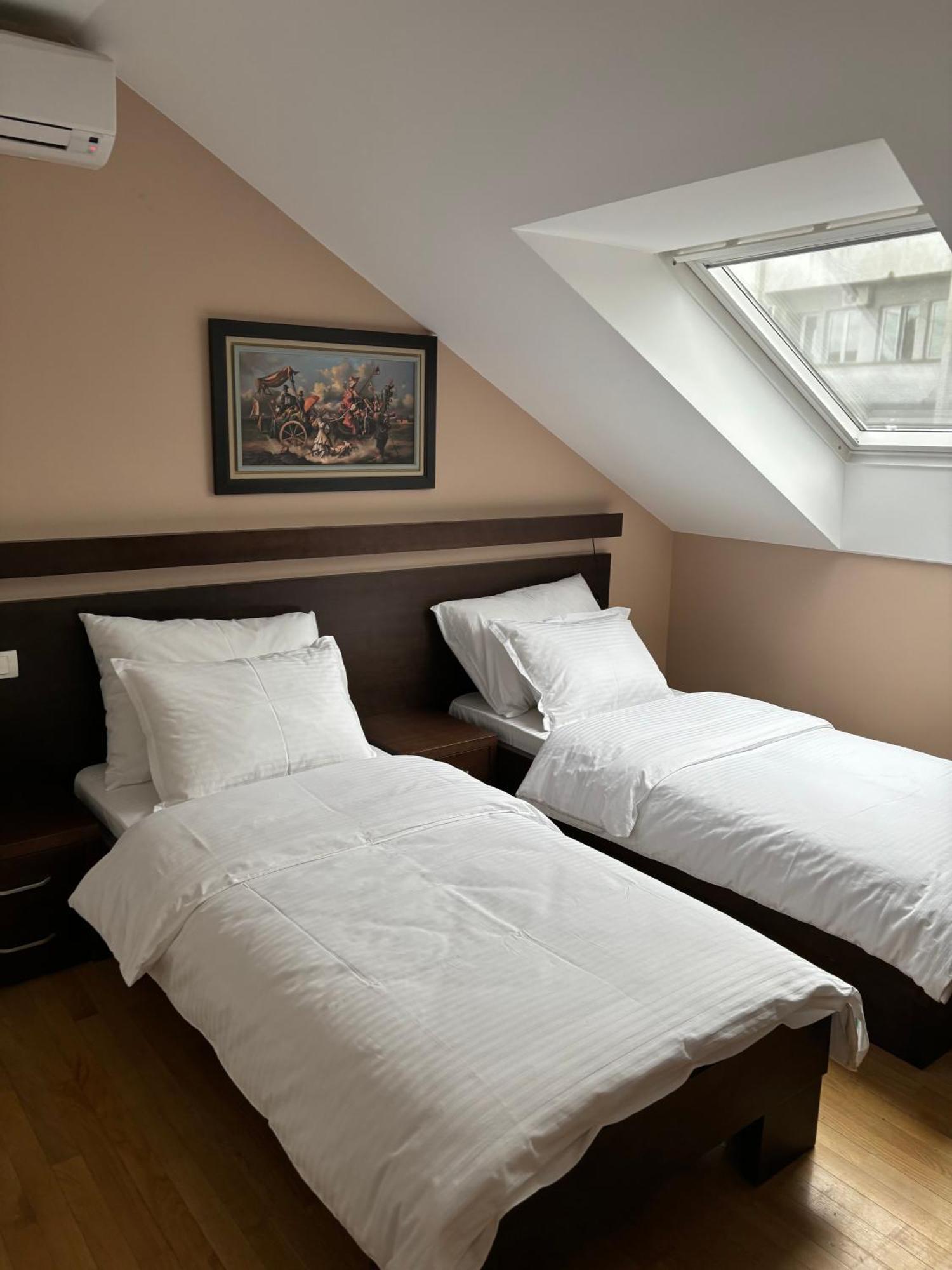 Atrium Bed & Breakfast Sremska Mitrovica Exterior photo