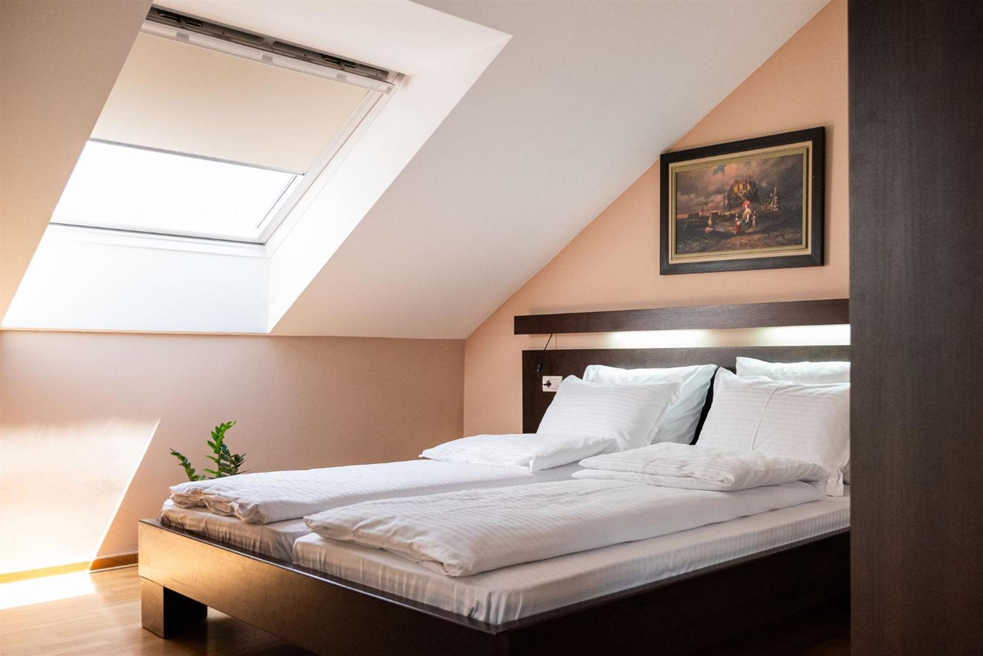 Atrium Bed & Breakfast Sremska Mitrovica Exterior photo