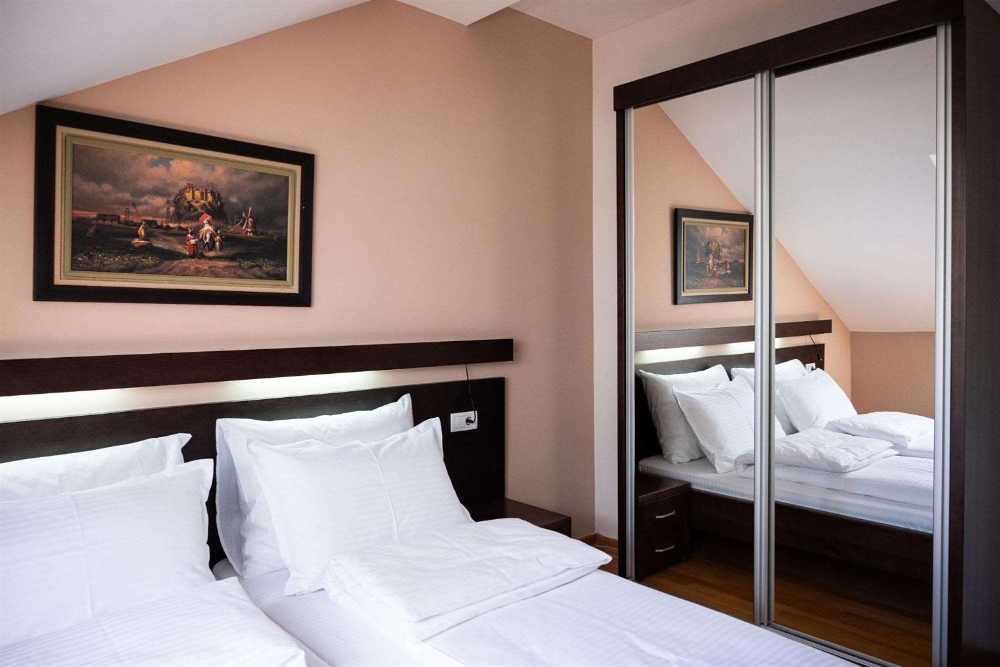 Atrium Bed & Breakfast Sremska Mitrovica Exterior photo