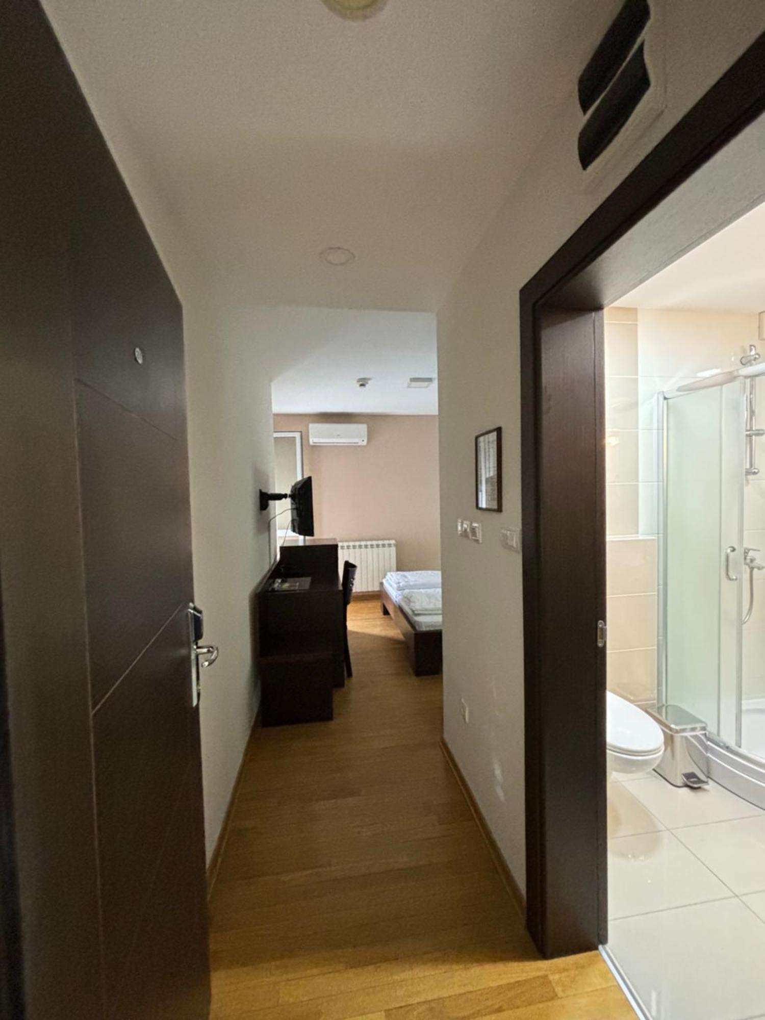Atrium Bed & Breakfast Sremska Mitrovica Exterior photo